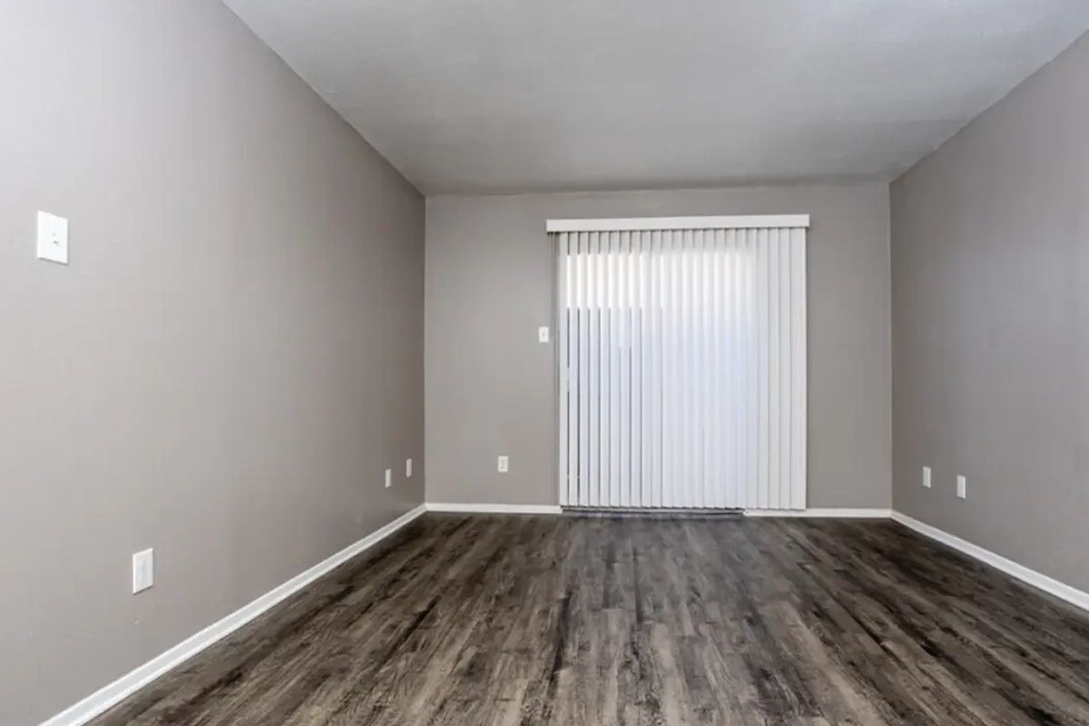 Living Room at Highland Park Apartment Homes in Sherman, Texas